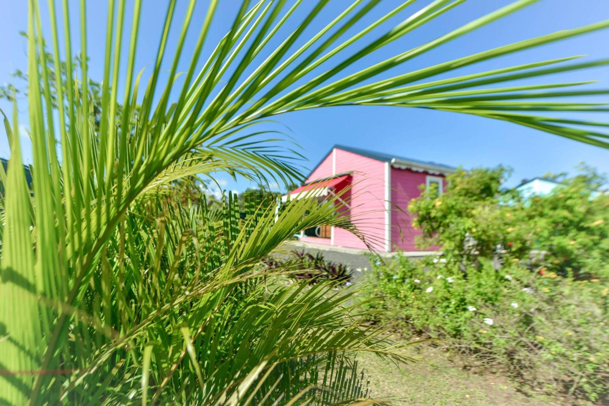 Les Jardins De Chantilly -Bungalows 4 Etoiles Avec Jardins Et Piscines Privees Baie-Mahault Room photo