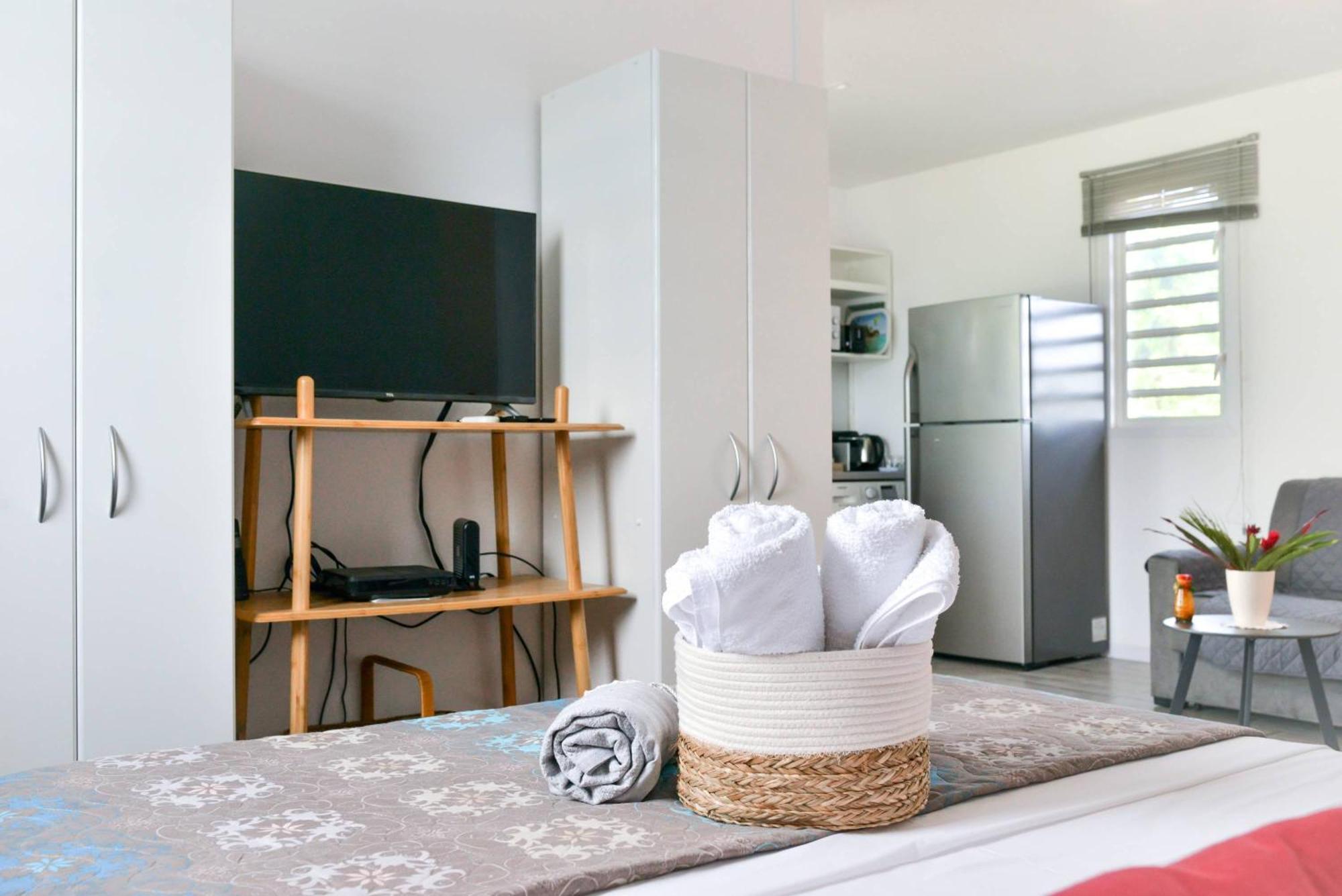 Les Jardins De Chantilly -Bungalows 4 Etoiles Avec Jardins Et Piscines Privees Baie-Mahault Room photo